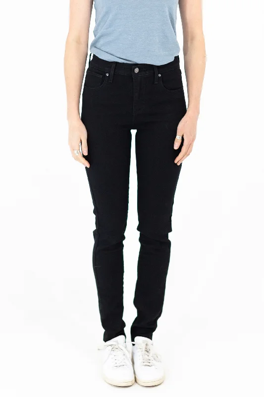 721 High Rise Skinny in Soft Black Graceful Movement