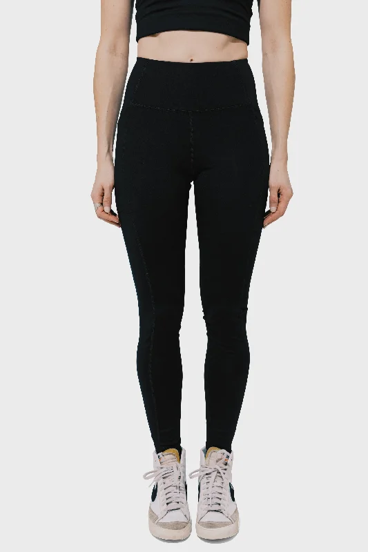 High Rise Compressive Pocket Legging in Black Casual Chic