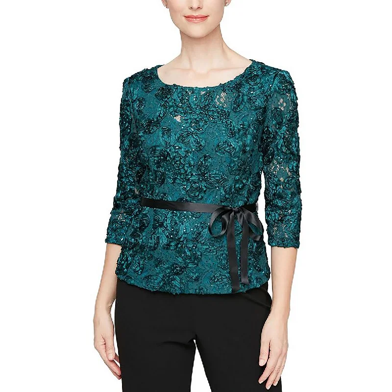 Plus Womens Rosette Lace Pullover Top Wardrobe Update