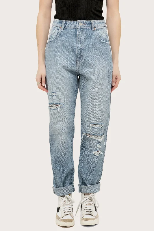 Elle Jean in Distressed Garage Blue Comfort First Women's Fashion